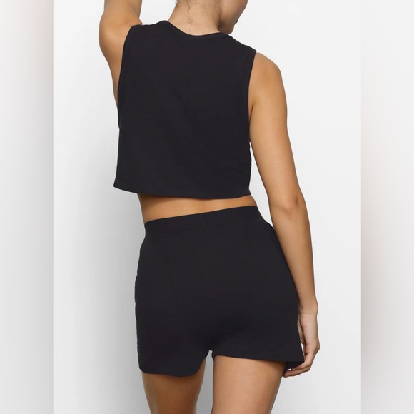 NWT Skims Boyfriend Loose Boxer Shorts Onyx Size M - Picture 2 of 6